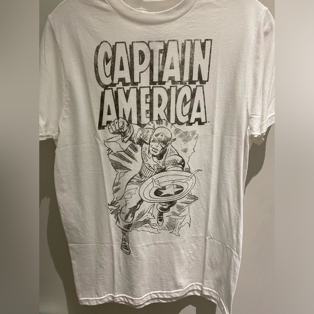 Mens Jack of All Trades T-shirt. Marvel Comics “Captain America” Size Medium